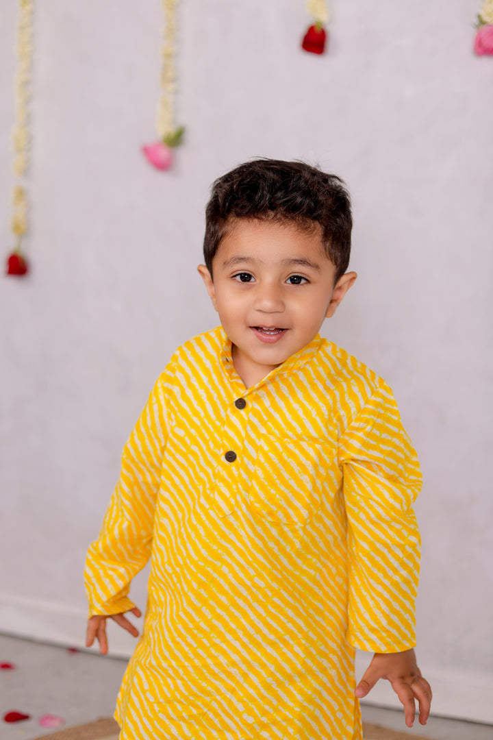 BOYS YELLOW LEHERIYA KURTA WITH PAJAMA (SET OF 2)