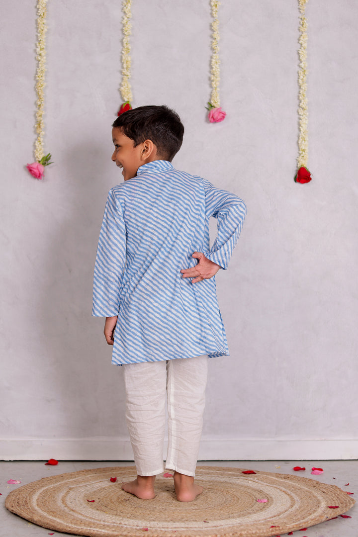 BOYS BLUE LEHERIYA KURTA WITH PAJAMA (SET OF 2)