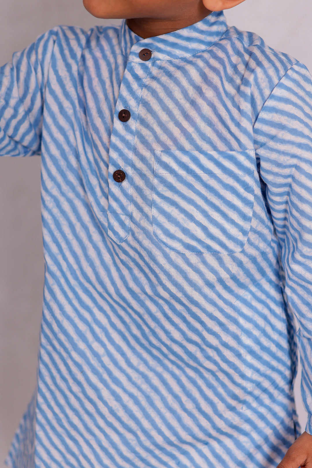 BOYS BLUE LEHERIYA KURTA WITH PAJAMA (SET OF 2)