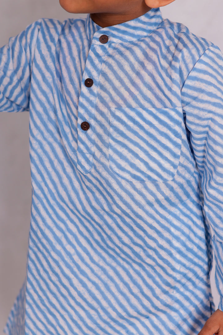 BOYS BLUE LEHERIYA KURTA WITH PAJAMA (SET OF 2)