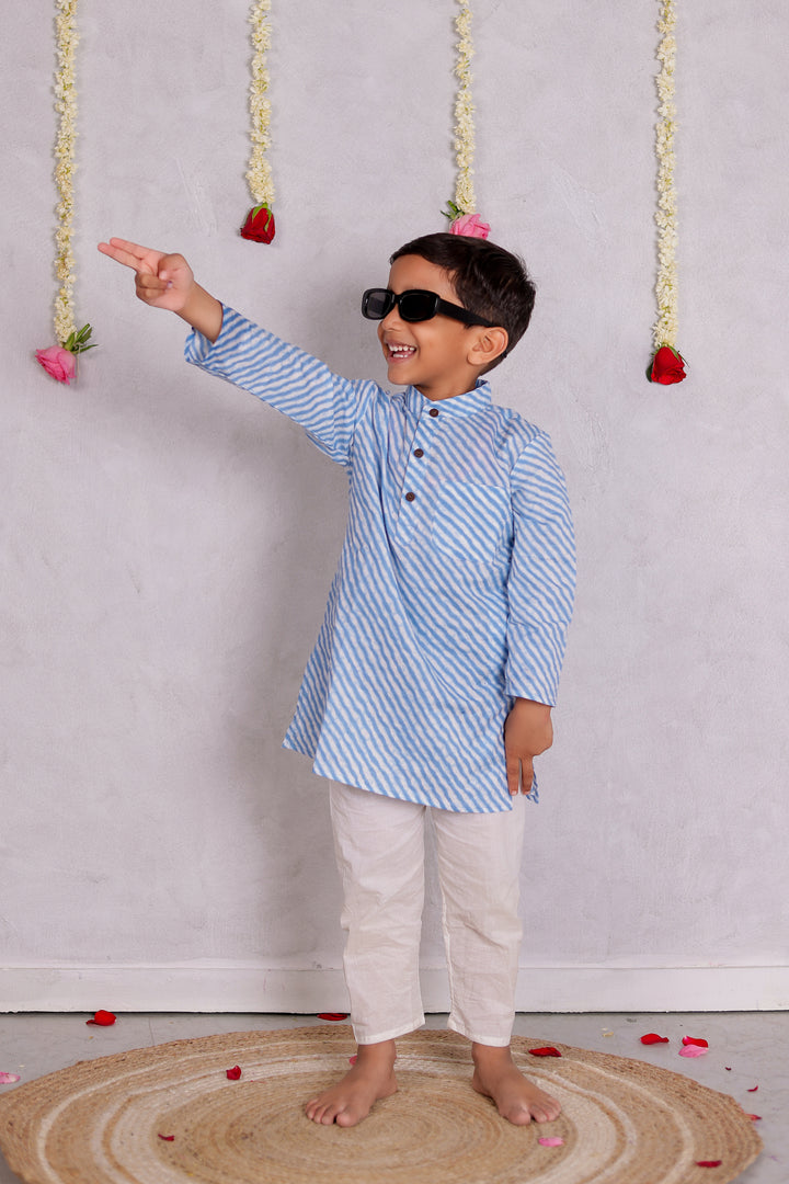 BOYS BLUE LEHERIYA KURTA WITH PAJAMA (SET OF 2)