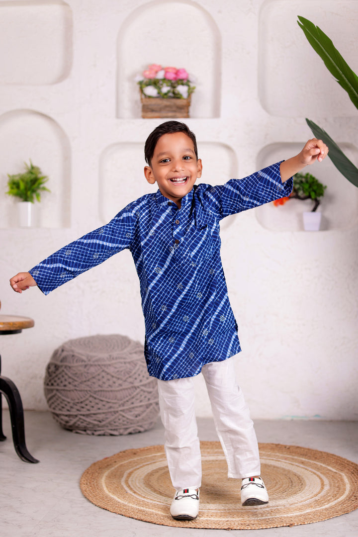 BOYS NAVY BLUE LEHERIYA KURTA WITH PAJAMA (SET OF 2)