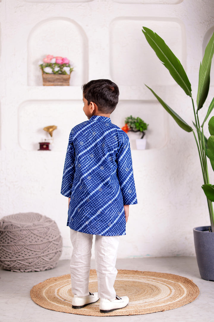BOYS NAVY BLUE LEHERIYA KURTA WITH PAJAMA (SET OF 2)