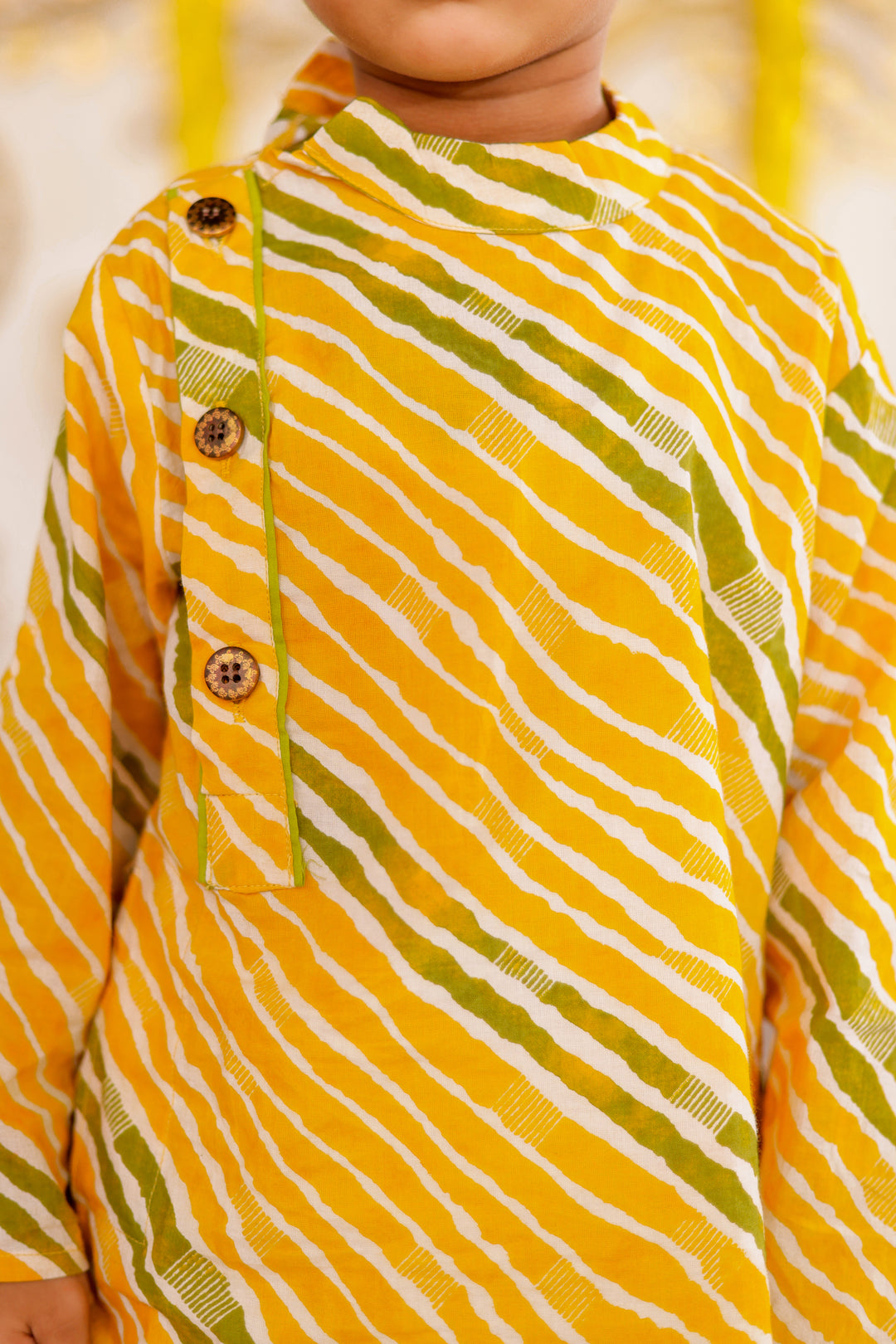 BOYS YELLOW GREEN LEHERIYA SIDE BUTTON KURTA WITH PAJAMA (SET OF 2)