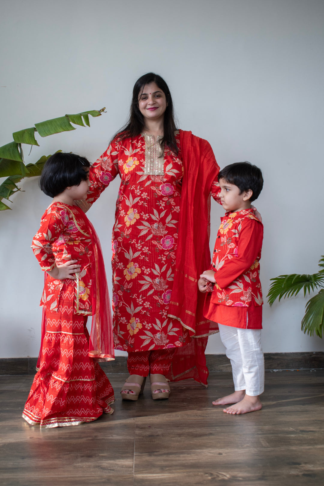 WOMEN RED FLORAL KURTA WITH PANT AND CHANDERI DUPATTA (SET OF 3)