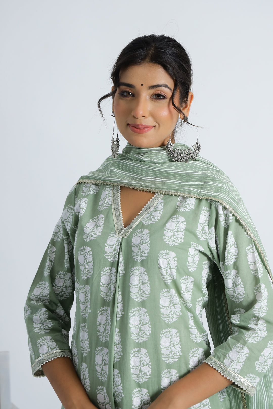 WOMEN A LINE PASTEL GREEN KURTA WITH STRAIGHT PANT AND COTTON DUPATTA (SET OF 3)
