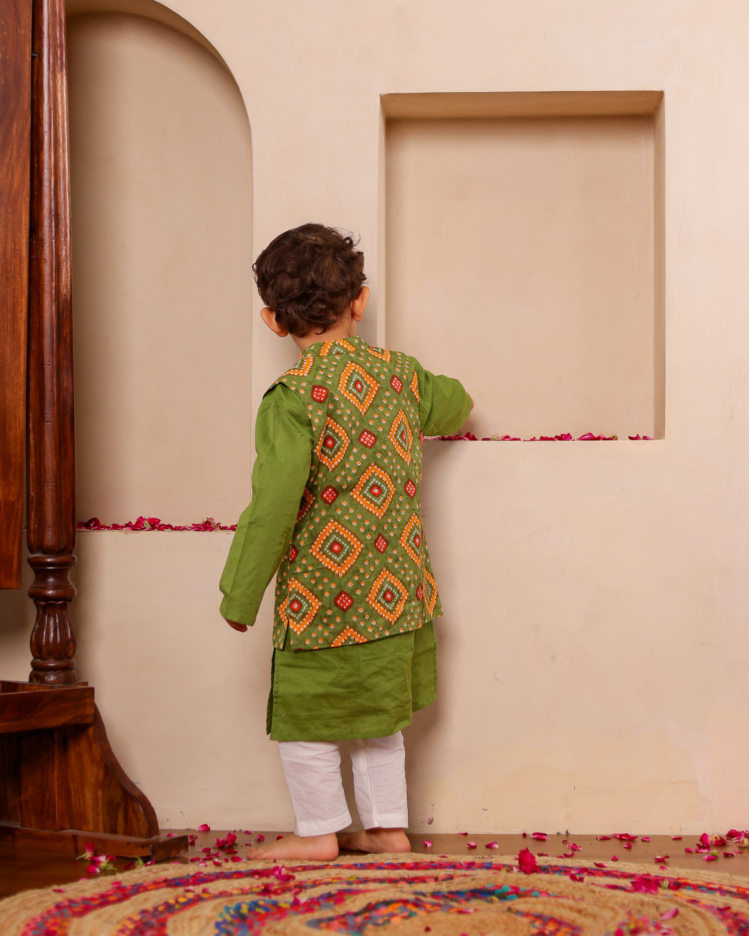 Boys Olive Green Bandhani Print Jacket with Kurta & Pajama Set (Set of 3)