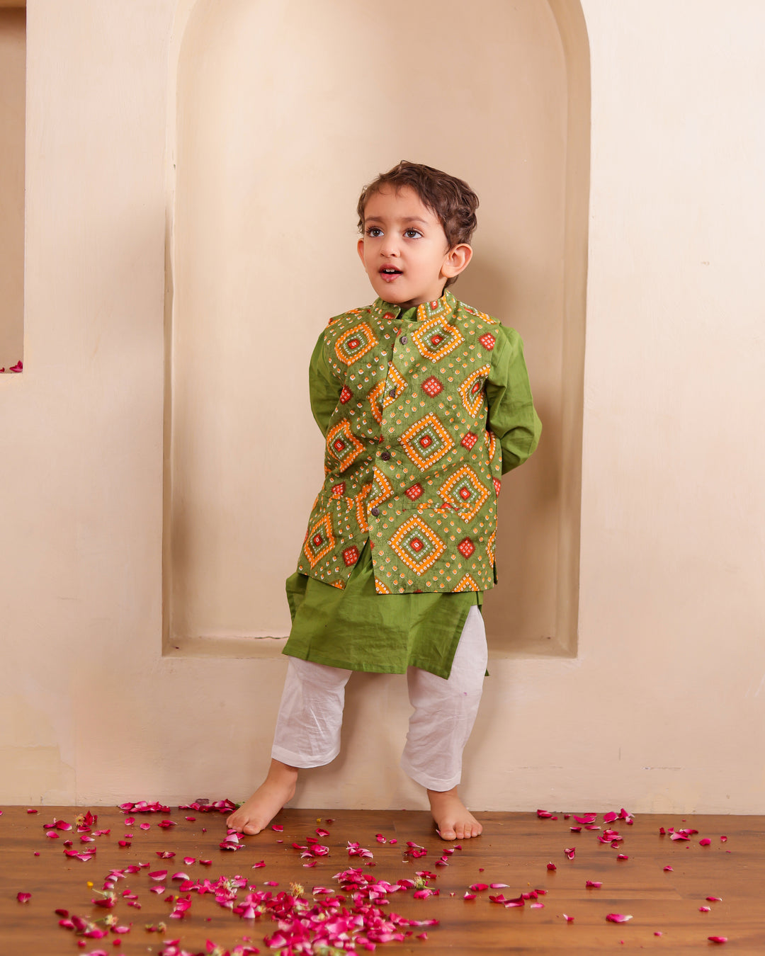 Boys Olive Green Bandhani Print Jacket with Kurta & Pajama Set (Set of 3)