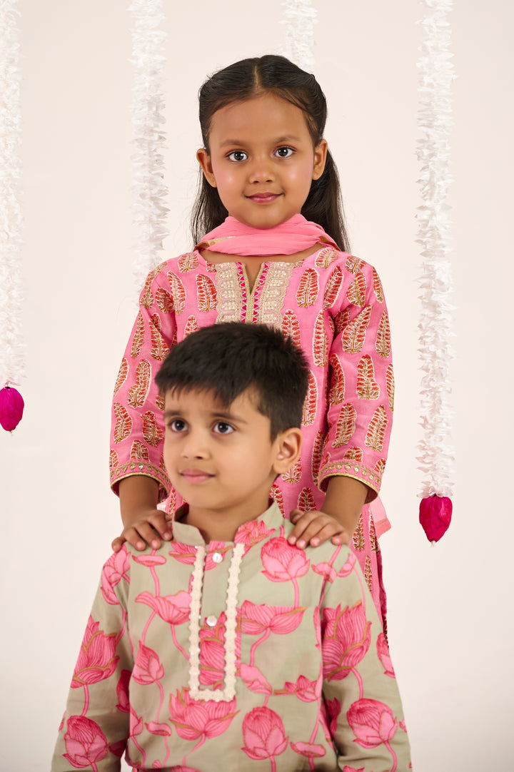 BOYS GREY PINK FLORAL KURTA WITH PAJAMA (SET OF 2) + GIRLS PINK BUTI HANDBLOCK CHANDERI KURTI WITH FLORAL COTTON SHARARA AND DUPATTA (SET OF 3)