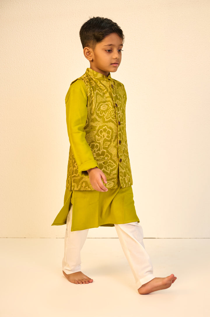 BOYS GREEN MUSLIN JACKET WITH GREEN KURTA AND PAJAMA (SET OF 3) + GIRLS GREEN MUSLIN KURTI PANT WITH SHORT JACKET AND DUPATTA (SET OF 3)