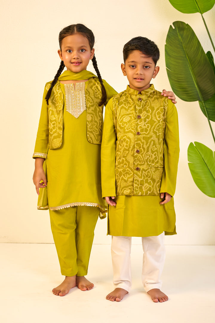 BOYS GREEN MUSLIN JACKET WITH GREEN KURTA AND PAJAMA (SET OF 3) + GIRLS GREEN MUSLIN KURTI PANT WITH SHORT JACKET AND DUPATTA (SET OF 3)