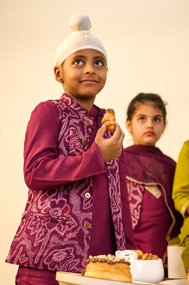BOYS PURPLE MUSLIN JACKET WITH PURPLE KURTA AND PAJAMA (SET OF 3) + GIRLS PURPLE MUSLIN KURTI PANT WITH SHORT JACKET AND DUPATTA (SET OF 3)