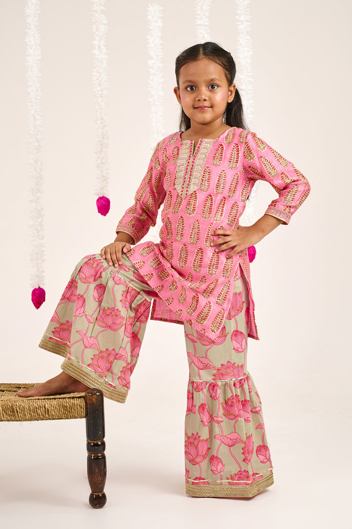 GIRLS PINK BUTI HANDBLOCK CHANDERI KURTI WITH FLORAL COTTON SHARARA AND DUPATTA (SET OF 3)