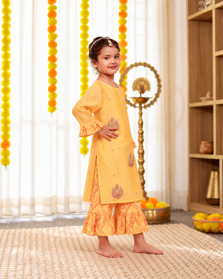 GIRLS YELLOW CHANDERI KURTI WITH GOTA PATTI HAND WORK WITH INNER COTTON DRESS (2PC SET)